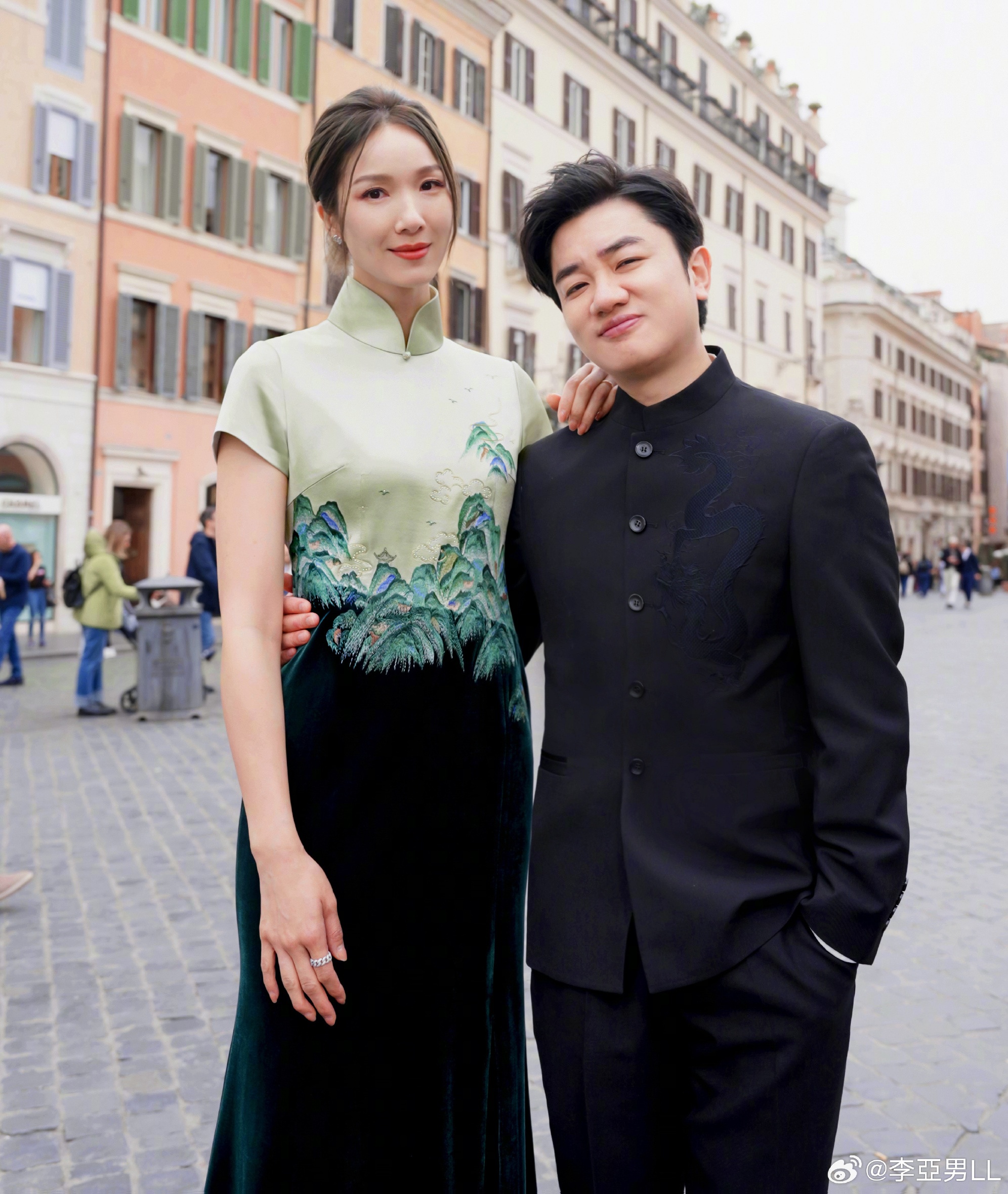 Hoa hậu bất chấp cưới