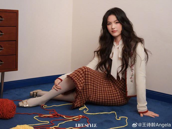 Sao nhí Bố ơi mình đi đâu thế 16 tuổi đã có Rolls-Royce riêng, vi vu bằng Maybach 56 tỷ- Ảnh 9. Sao nhí Bố ơi mình đi đâu thế 16 tuổi đã có Rolls-Royce riêng, vi vu bằng Maybach 56 tỷ- Ảnh 9.