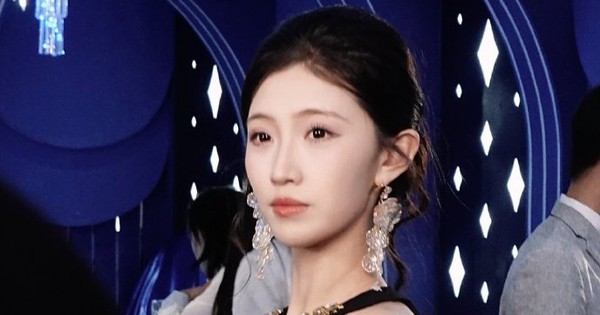 Nữ diễn viên duy nhất 1 năm quay 48 phim: Làm việc 16 tiếng mỗi ngày, 5 năm không về thăm nhà 005otqntly1i9nyir7vupj30u019043a 1769518291737 17695182920951034403746 71 0 432 690 crop 17695183515921115232506jpg