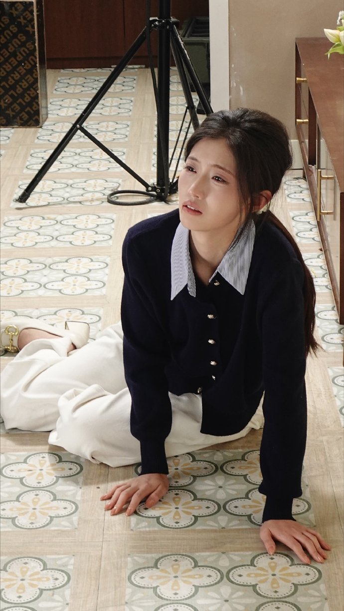 Nữ diễn viên duy nhất 1 năm quay 48 phim: Làm việc 16 tiếng mỗi ngày, 5 năm không về thăm nhà- Ảnh 3.