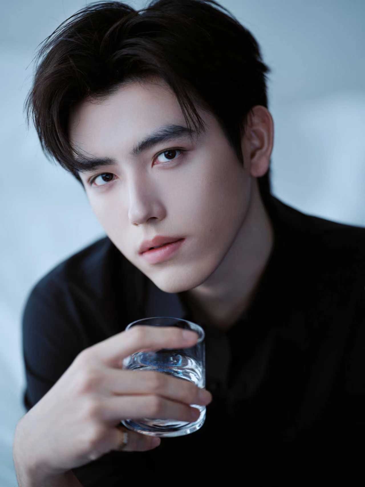 Danh sách Đỏ Đen chấn động Cbiz: Tiêu Chiến - Bạch Lộc top đầu, cả loạt sao bại lộ 1.001 phốt thái độ lồi lõm- Ảnh 10. Danh sách Đỏ Đen chấn động Cbiz: Tiêu Chiến - Bạch Lộc top đầu, cả loạt sao bại lộ 1.001 phốt thái độ lồi lõm- Ảnh 10.