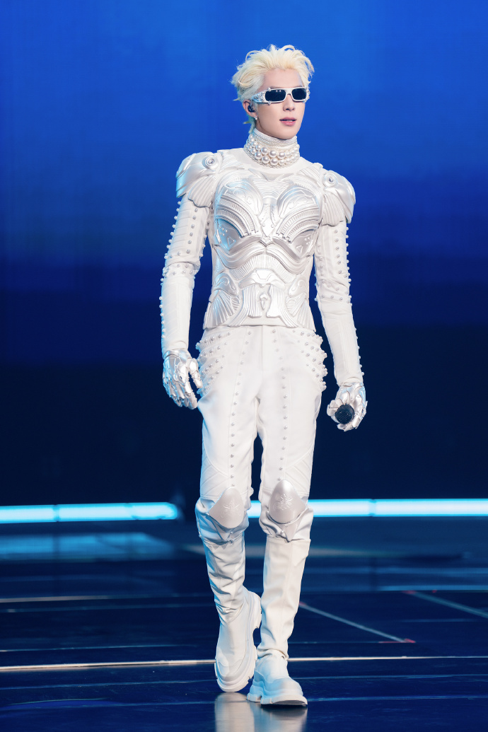 Chỉ có một từ để nói về Vương Hạc Đệ- Ảnh 5. Chỉ có một từ để nói về Vương Hạc Đệ- Ảnh 5.