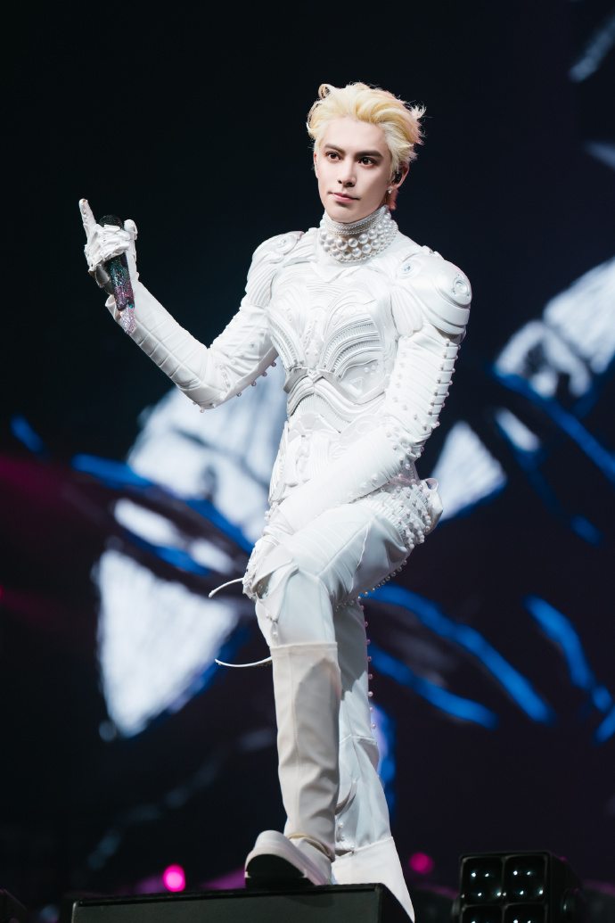 Chỉ có một từ để nói về Vương Hạc Đệ- Ảnh 6. Chỉ có một từ để nói về Vương Hạc Đệ- Ảnh 6.