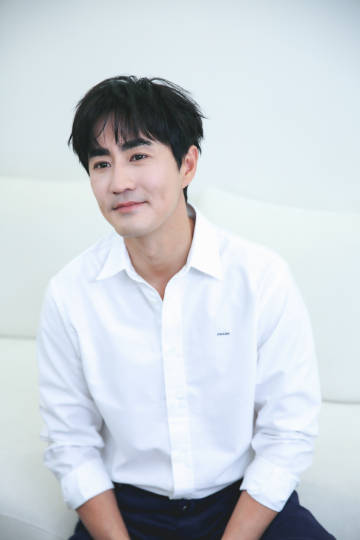 Mỹ nhân gen Z nói xấu cả showbiz chia tay bạn trai diễn viên hơn 10 tuổi, đang rao bán gấp căn hộ hạng sang- Ảnh 1. Mỹ nhân gen Z nói xấu cả showbiz chia tay bạn trai diễn viên hơn 10 tuổi, đang rao bán gấp căn hộ hạng sang- Ảnh 1.