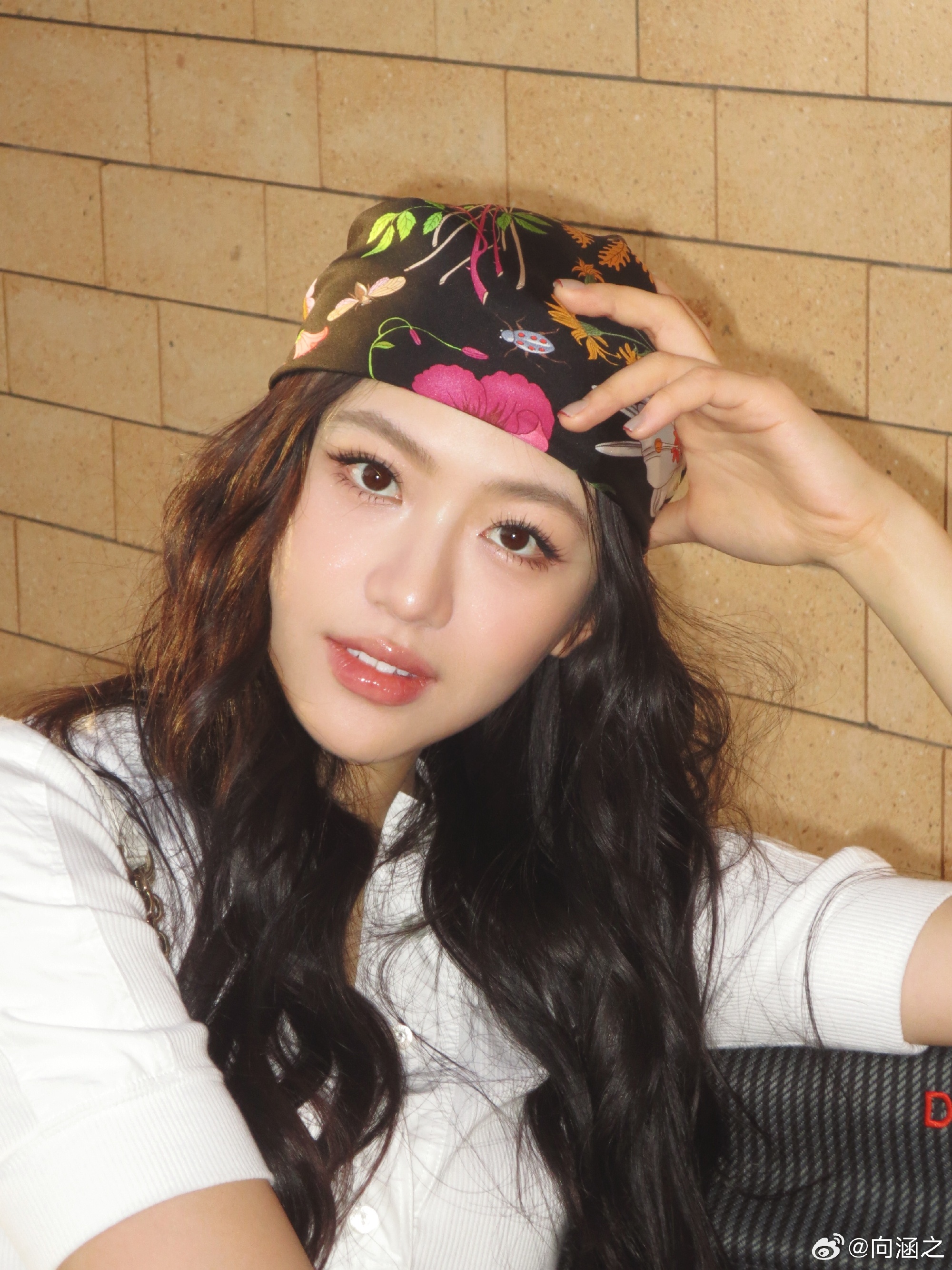 1 cặp sao hôm qua mới lộ clip hẹn hò ở nhà riêng, hôm nay nhà gái đã tuyên bố