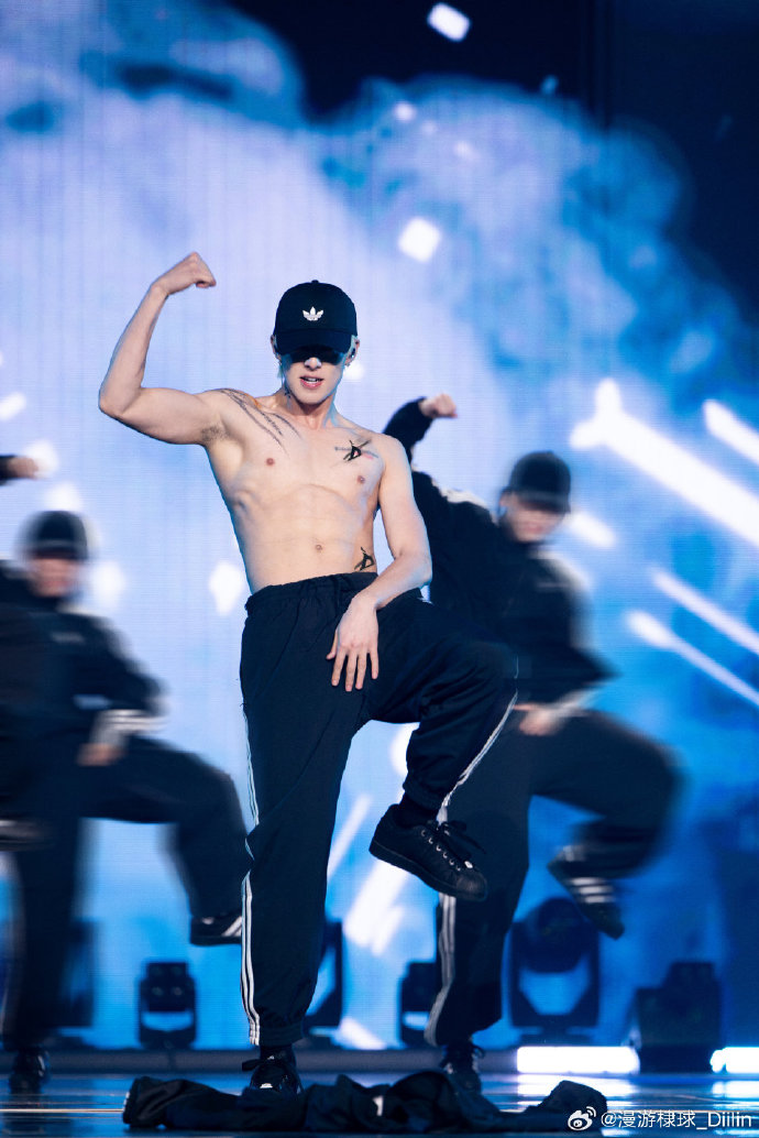 Chỉ có một từ để nói về Vương Hạc Đệ- Ảnh 1. Chỉ có một từ để nói về Vương Hạc Đệ- Ảnh 1.