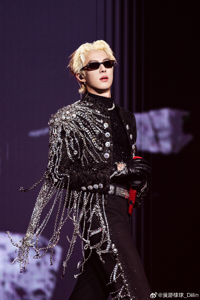 Chỉ có một từ để nói về Vương Hạc Đệ- Ảnh 7. Chỉ có một từ để nói về Vương Hạc Đệ- Ảnh 7.