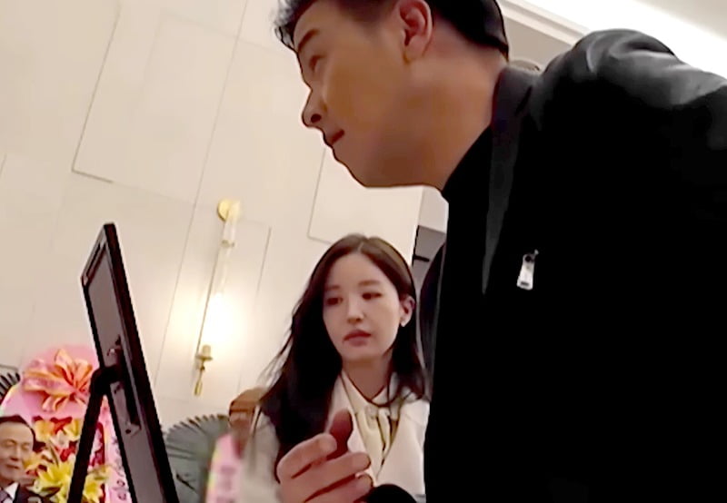 Nam thần 1m8 đẹp nhất nước nay sống sung sướng bên bà xã kiếm tiền giỏi, khiến 3 triệu người choáng- Ảnh 3.