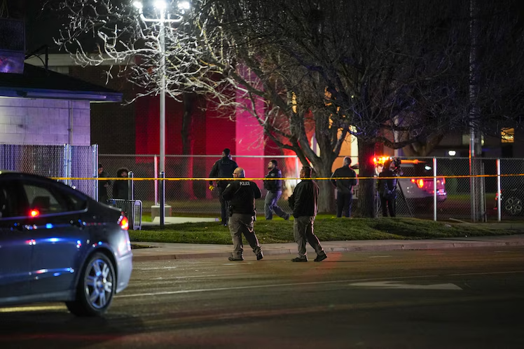 Xả súng tại bãi đậu xe nhà thờ ở Salt Lake (Mỹ) khiến nhiều người thương vong- Ảnh 3. Xả súng tại bãi đậu xe nhà thờ ở Salt Lake (Mỹ) khiến nhiều người thương vong- Ảnh 3.