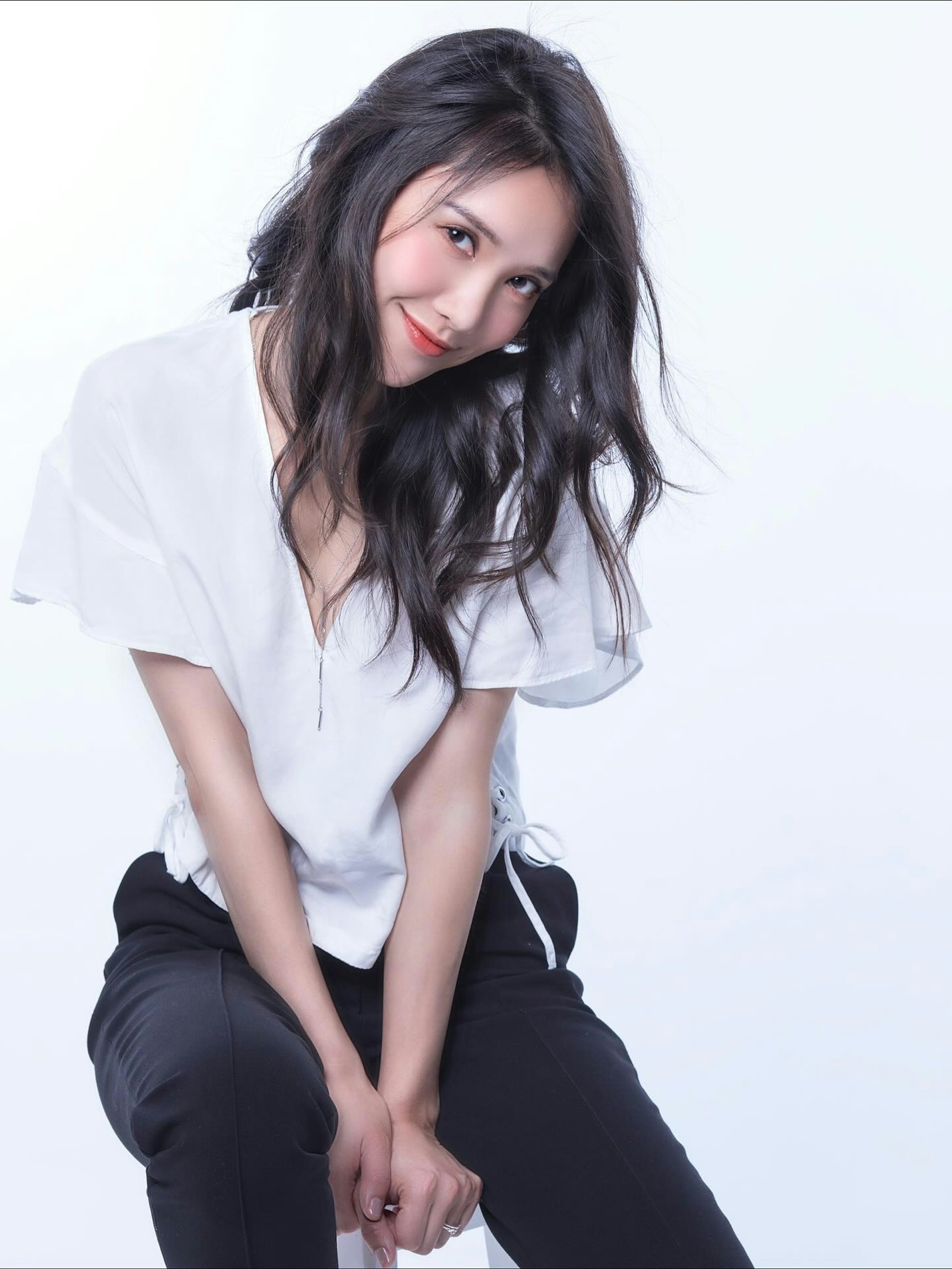 Nữ thần gặp tai nạn kinh hoàng: Mí mắt bị cắt đứt, nguy cơ mù lòa, phải lên bàn mổ 6 tháng/lần suốt 5 năm- Ảnh 3. Nữ thần gặp tai nạn kinh hoàng: Mí mắt bị cắt đứt, nguy cơ mù lòa, phải lên bàn mổ 6 tháng/lần suốt 5 năm- Ảnh 3.