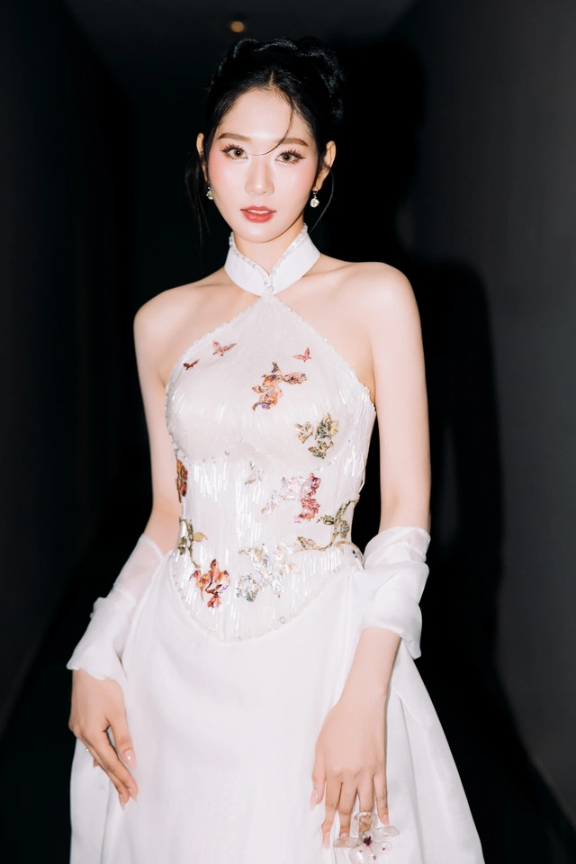 Mỹ nhân Việt đẹp đến mức được ví với Lưu Diệc Phi và Park Min Young, hoàn hảo mọi mặt chỉ trừ 1 điều- Ảnh 5.