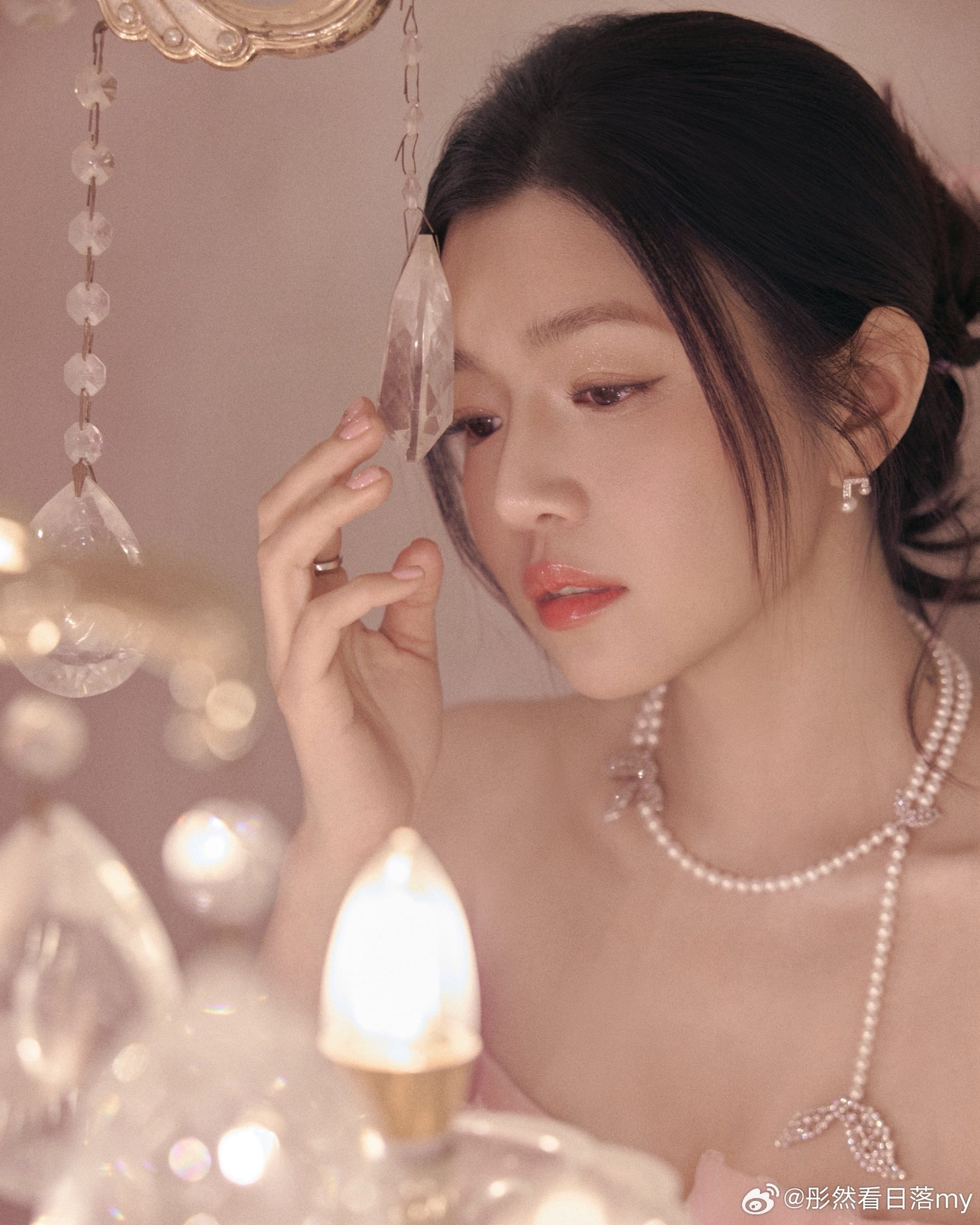 Có mỹ nhân 42 tuổi nào mơn mởn như quả đào mật thế này không: Đẹp không tả nổi, nhìn tưởng đâu thiếu nữ- Ảnh 1.