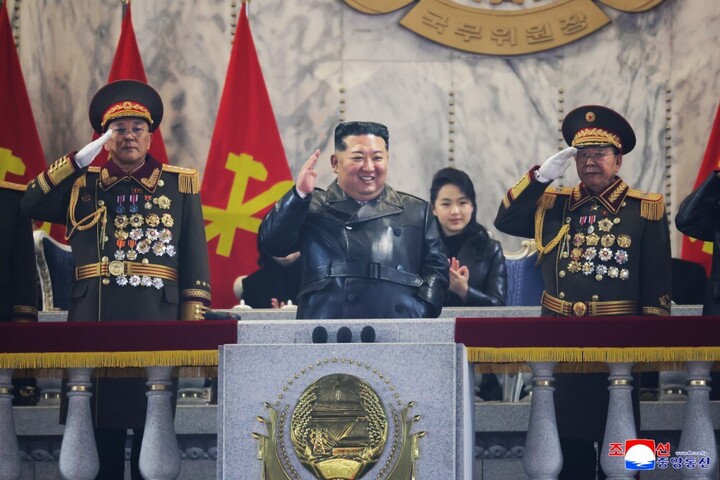 Hình ảnh duyệt binh hoành tráng hiếm thấy của quân đội Triều Tiên- Ảnh 5.