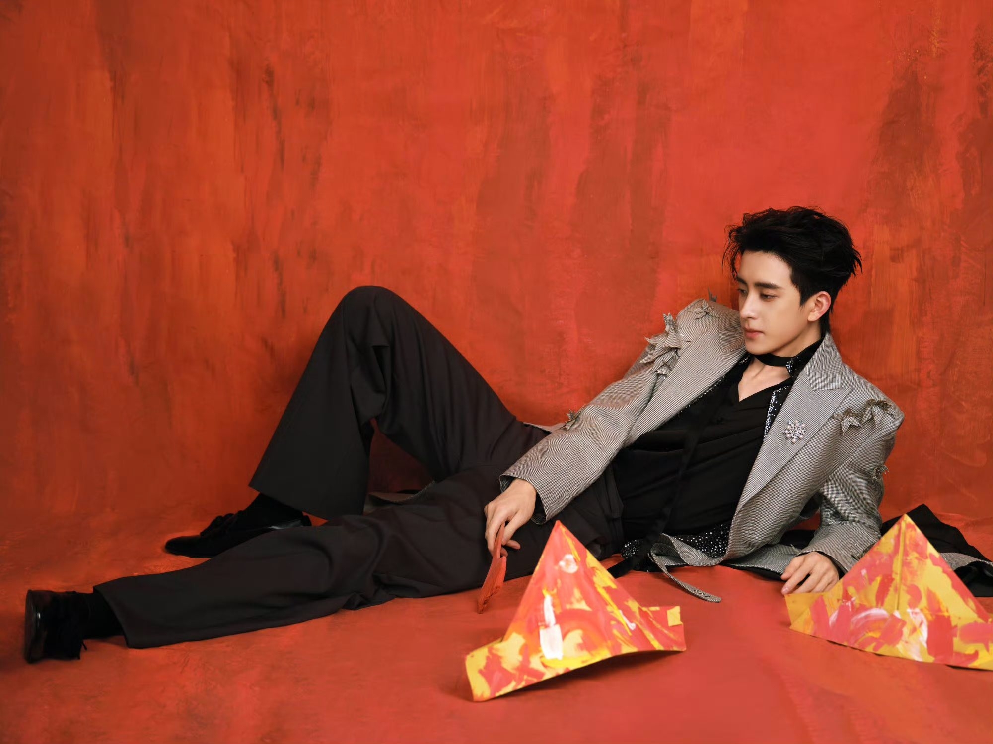 Hóa điên với hoàng tử - công chúa đẹp nhất Đêm Hội Weibo 2026: Visual sáng rực khung hình, mang đám cưới đến giùm- Ảnh 5.