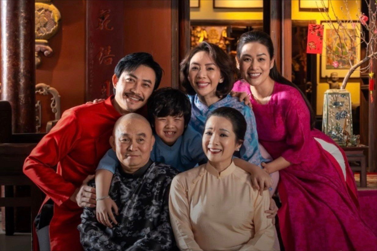 Mùi phở xoay quanh câu chuyện gia đình ông Mùi và những mâu thuẫn của gia đình 3 thế hệ.