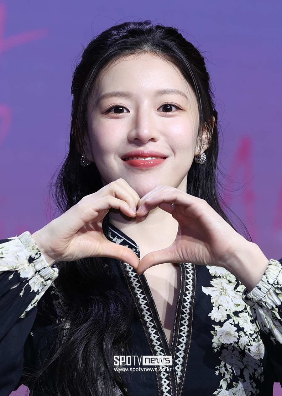 Ngắm mỹ nhân có khuôn mặt kim cương, ta nói nó đã: Đẹp sang vô cùng tận, không phải nắng sao cứ chói chang- Ảnh 10.