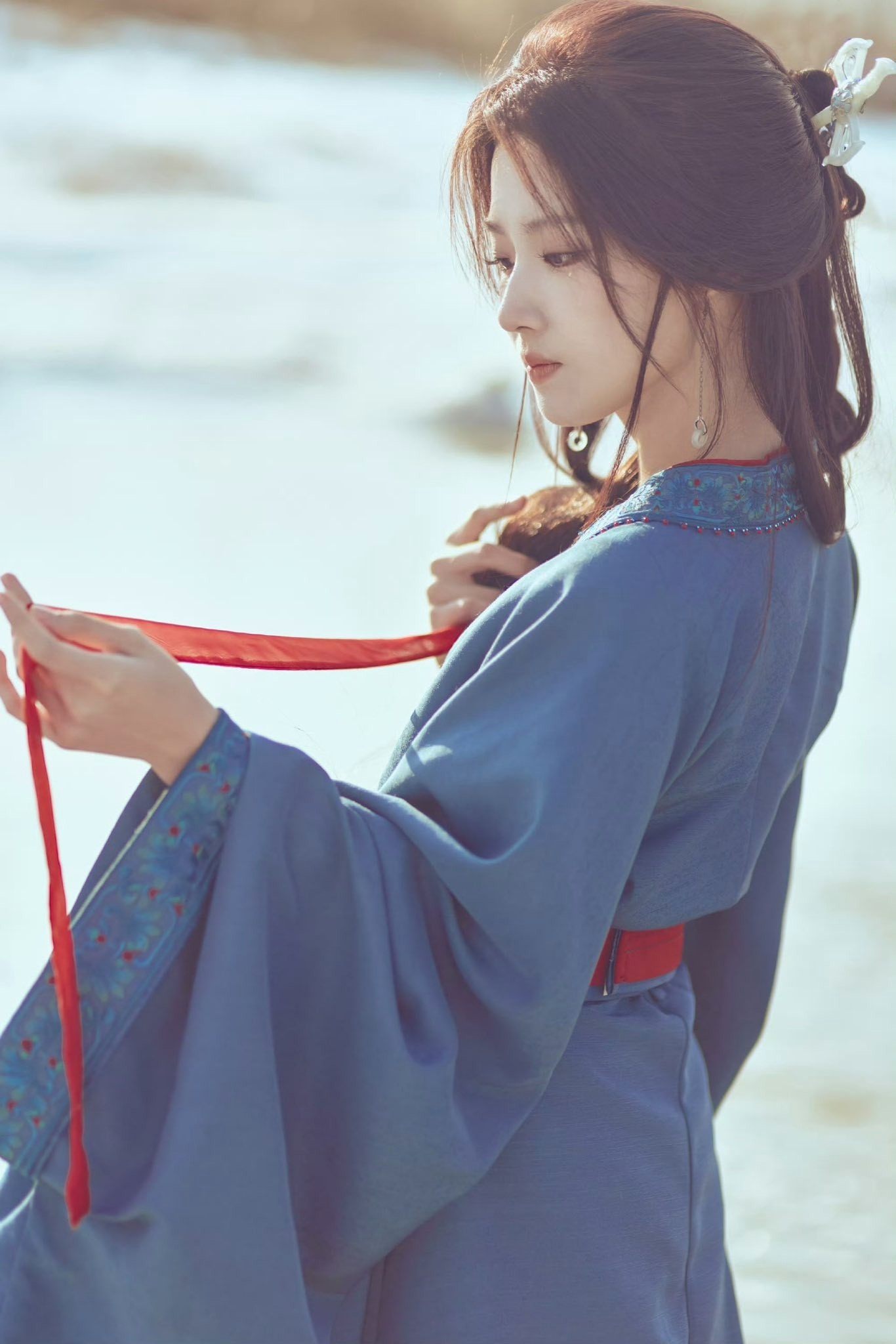 Ngắm dung nhan này mới hiểu vì sao “giang sơn trong tay, không bằng mỹ nhân bên cạnh”: Đẹp đến ngừng thở là có thật- Ảnh 2.