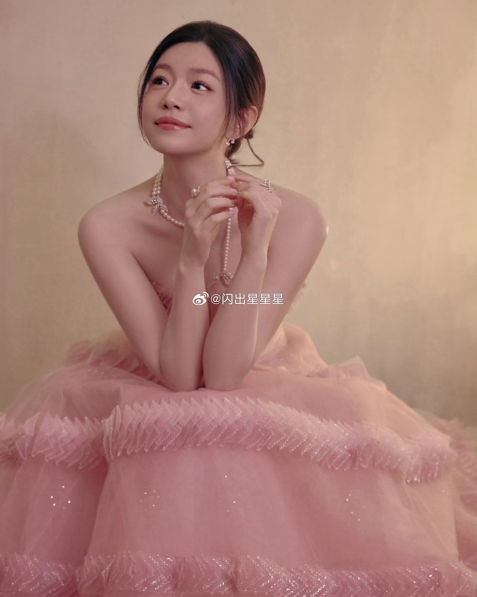 Có mỹ nhân 42 tuổi nào mơn mởn như quả đào mật thế này không: Đẹp không tả nổi, nhìn tưởng đâu thiếu nữ- Ảnh 5.