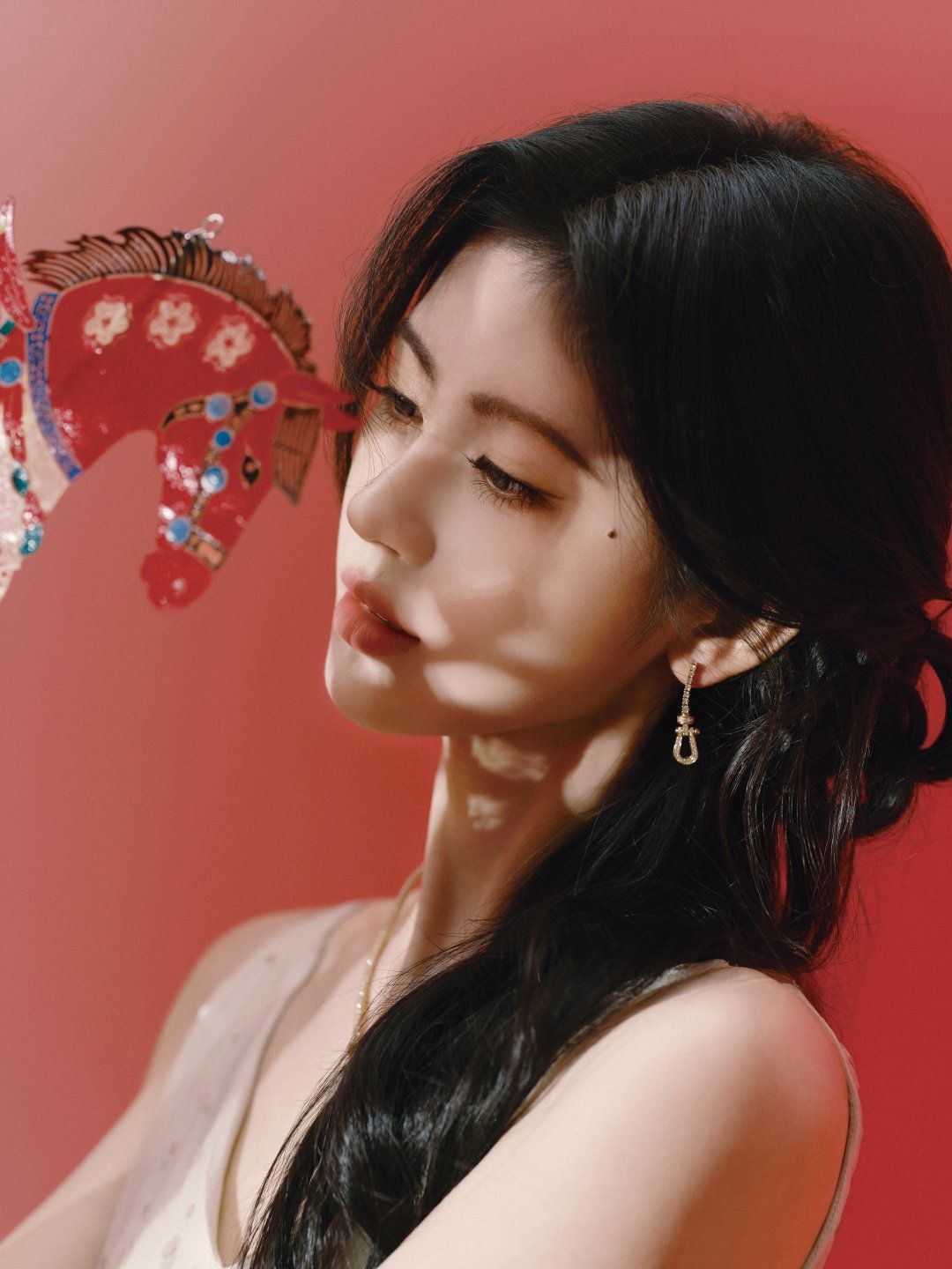 Khen mỹ nhân này đẹp nhất Tết 2026 có quá không trời: Visual nét căng đã con mắt, ngắm xong may mắn cả năm- Ảnh 6.