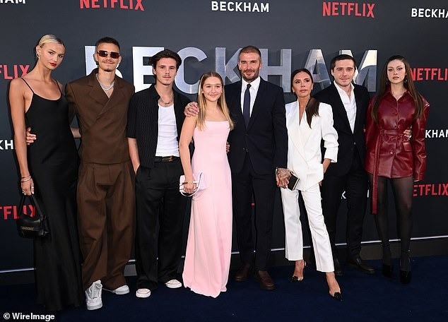 Nhà Beckham kéo quân đi