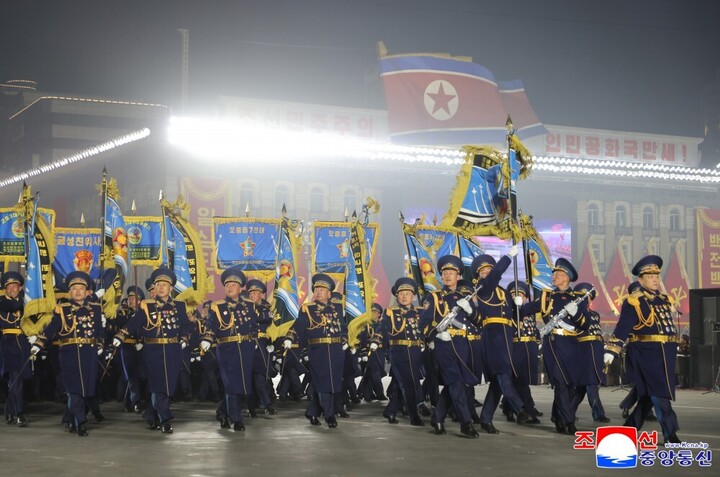 Hình ảnh duyệt binh hoành tráng hiếm thấy của quân đội Triều Tiên- Ảnh 7.