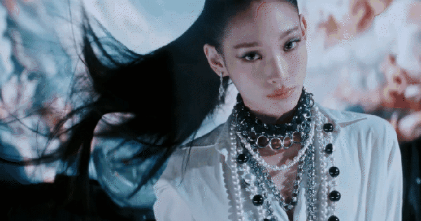 Tiểu thư tài phiệt giàu nhất Kpop cũng có ngày này sao? 16 5 1750084421090362597652 1750089325427 1750089325957784228490 1772015464449882082713 1772019218525 1772019218797814626108 0 0 366 700 crop 17720193688661104141626gifpng