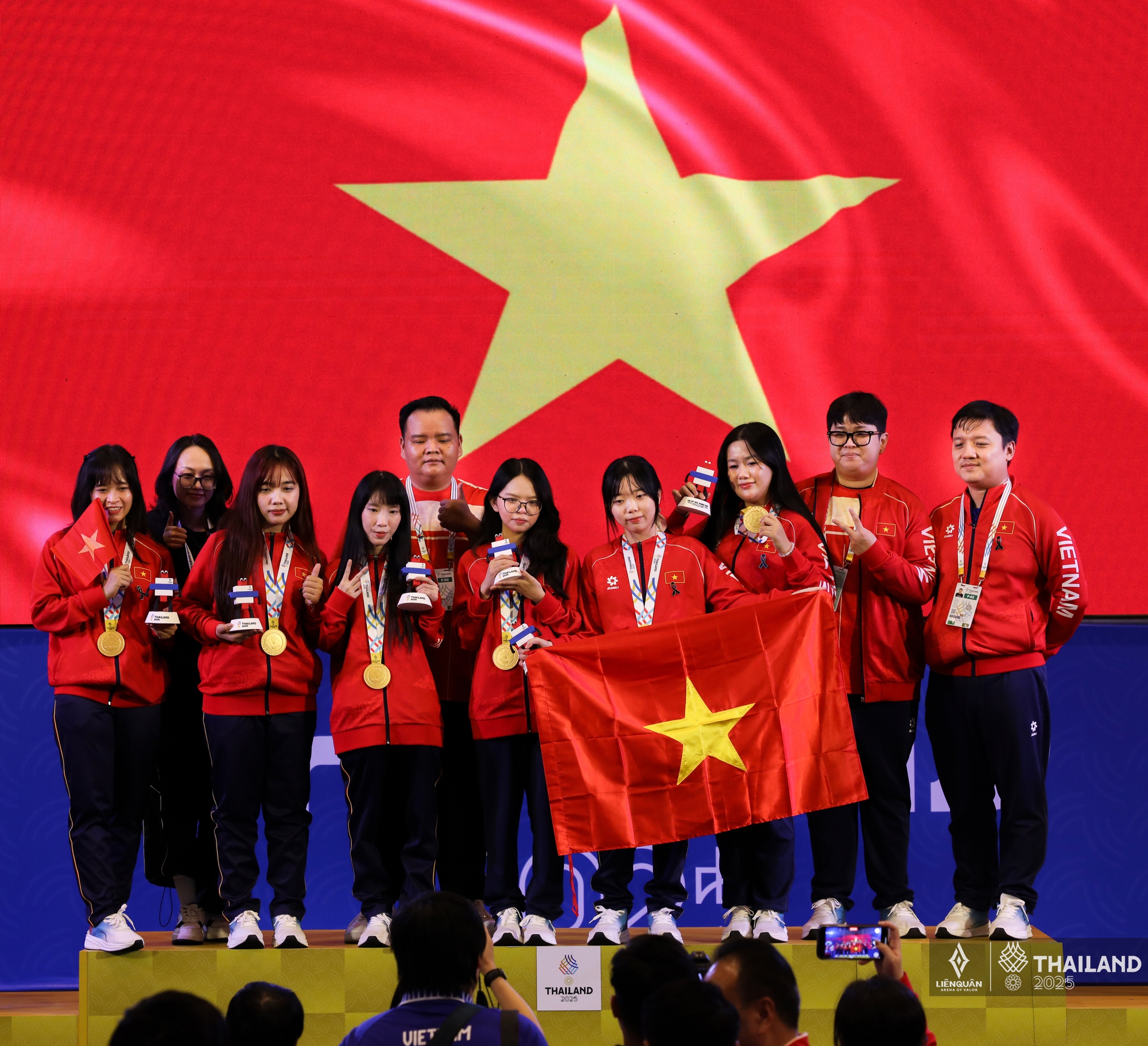 Chuyện của những cô gái cá tính, mê game dám “đánh cược thanh xuân” và giành HCV SEA Games- Ảnh 1.