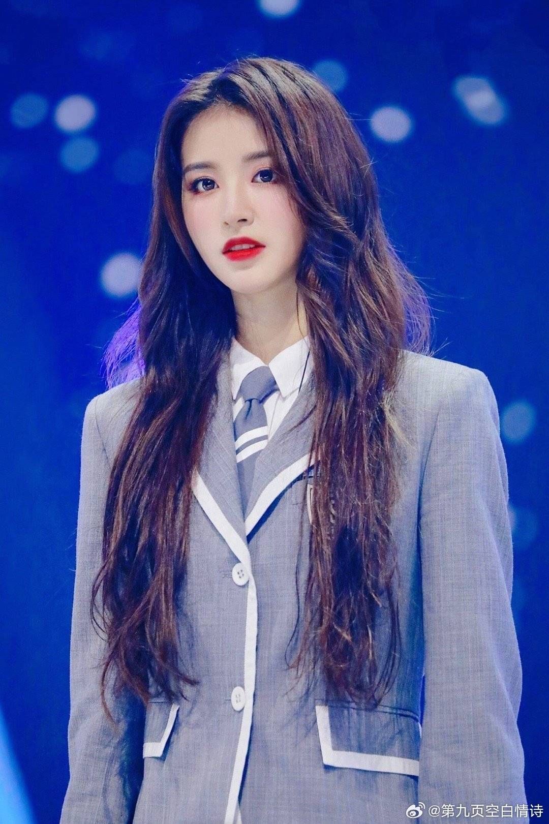 Sự hết thời của mỹ nhân có gương mặt đẹp nhất showbiz: Giải nghệ rồi cạo đầu gây sốc, làm 1 điều cả triệu người dậy sóng- Ảnh 1.