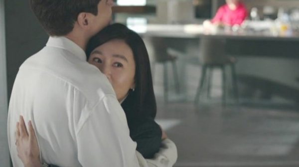 Vợ cắm sừng, chồng không biết vẫn hợp tác lừa mua nhà 1754040555 87 thumbnail width740height495 anh cat 3 2 auto cropjpg