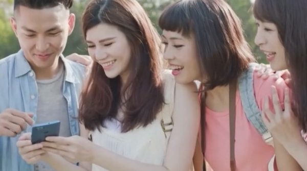 Tâm lý đám đông của người trẻ 1764594079 367 thumbnail width740height495 anh cat 3 2 auto cropjpg