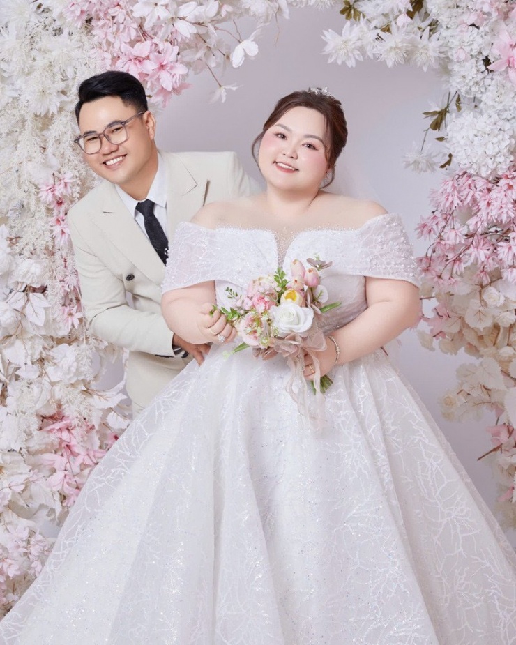 Cặp đôi kết hôn sau 3 năm quen biết và hẹn hò 