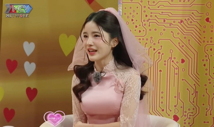 Hằng rung động trước sự chân thành của Đức. Ảnh cắt từ clip 