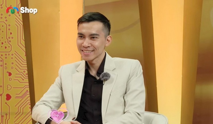 Đức Tâm hạnh phúc khi có cuộc hôn nhân êm đềm. Ảnh cắt từ clip 