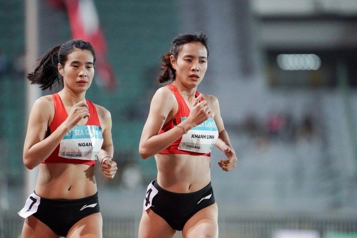 1765873896-nguyen-khanh-linh-dien-kinh-seas-width730height487 Khoảnh khắc trên đường đua của Nguyễn Khánh Linh và Bùi Thị Ngân. Ảnh: Tuổi Trẻ