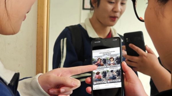 Fanpage "Triệu view": Cách Công an phường Ô Chợ Dừa "chạm" tới trái tim nhân dân để phục vụ tốt nhất. 1765940459 12 width830height553