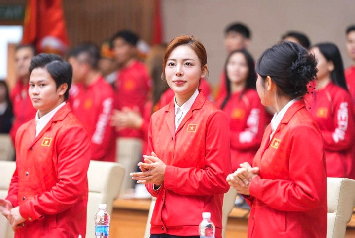 Sắc vóc 'hoa khôi bắn súng' mang hàm Thượng uý vừa phá kỷ lục ở SEA Games 33 - 3