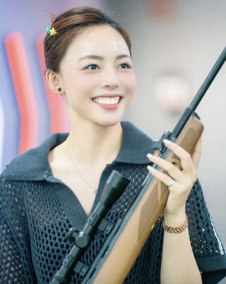 Sắc vóc 'hoa khôi bắn súng' mang hàm Thượng uý vừa phá kỷ lục ở SEA Games 33 - 6