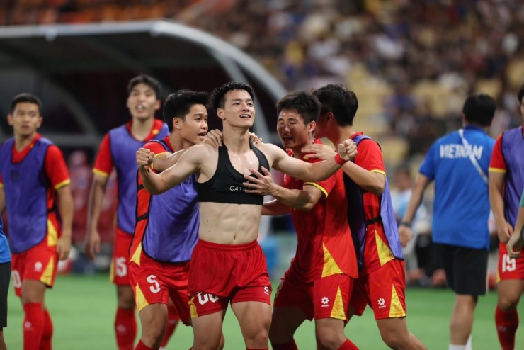 'Người hùng phút 96' giúp U22 Việt Nam hạ Thái Lan - 2