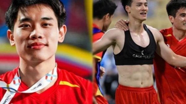 In-tư dàn cầu thủ U22 Việt Nam tại SEA Games 33 đang trở thành đề tài gây sốt 1766128888 166 thumbnail width740height495 anh cat 3 2 auto cropjpg