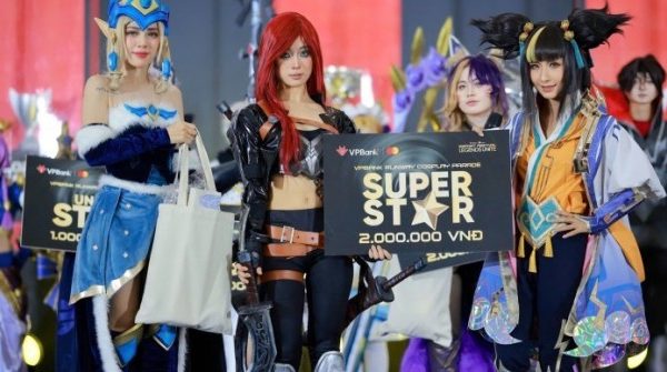 Cosplayer Việt “bung skill” trên sàn diễn lớn nhất mùa lễ hội eSports cuối năm VPBank Runway Cosplay Contest 1766288966 193 thumbnail width740height495 anh cat 3 2 auto cropjpg