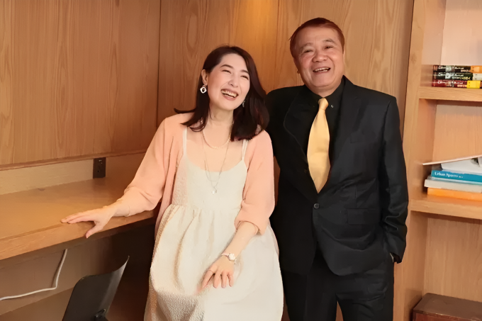 1766644426-f5a54c9862c1f6c5ce91beab-6624-3555-1396-width680height453 Dương Tư Mẫn và bạn trai lâu năm, Lữ Nhân Trí tại sự kiện năm 2023. Ảnh: Weibo