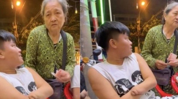 Xúc động clip thanh niên khuyết tật từ chối nhận tiền của cụ bà bán vé số 1766724888 899 thumbnail width740height495 anh cat 3 2 auto cropjpg