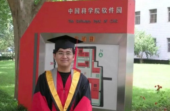 Rời bỏ sự nghiệp diễn xuất, Triệu Hân Bồi theo đuổi con đường học vấn.