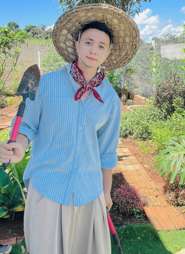 Công tìm thấy niềm vui khi làm vườn 