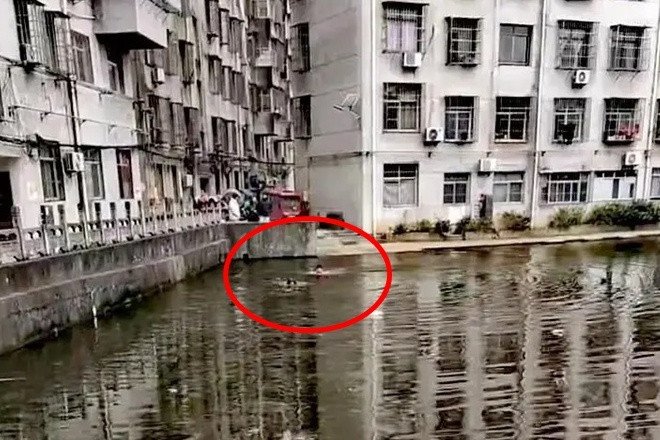 Anh Hồ Minh cứu người theo bản năng, không kịp suy nghĩ nhiều. Ảnh: Sohu