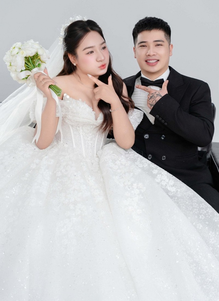 Cặp đôi có chuyện tình đẹp, vượt qua mọi rào cản 