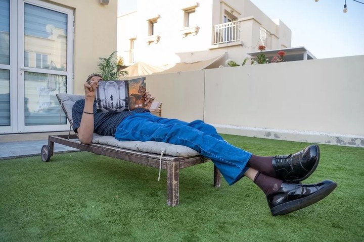 Sultan không thể nằm vừa trên một chiếc giường thông thường (Ảnh: Waleed Zein/Anadolu qua Getty Images)