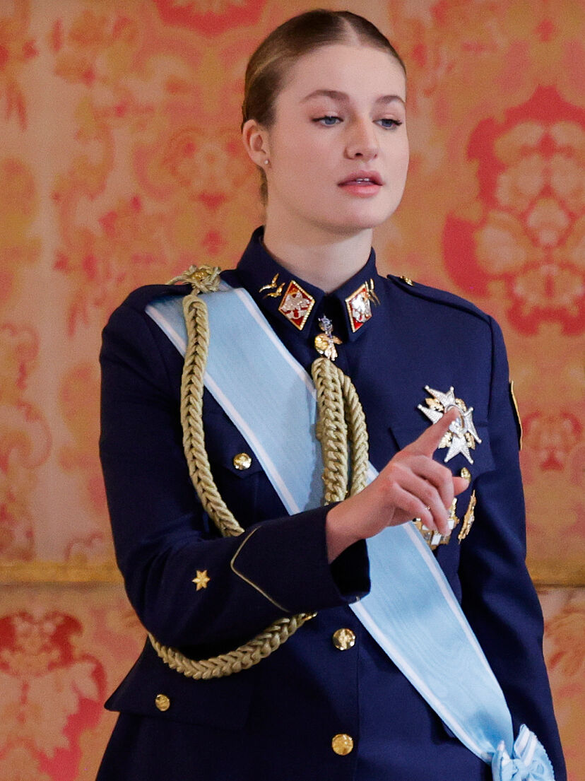 "Visual soái tỷ" đỉnh cao gây sốt của Công chúa Leonor trong bộ quân phục Không quân 17676996754739 1767813051793309159878 1767858555549 1767858555730208927631