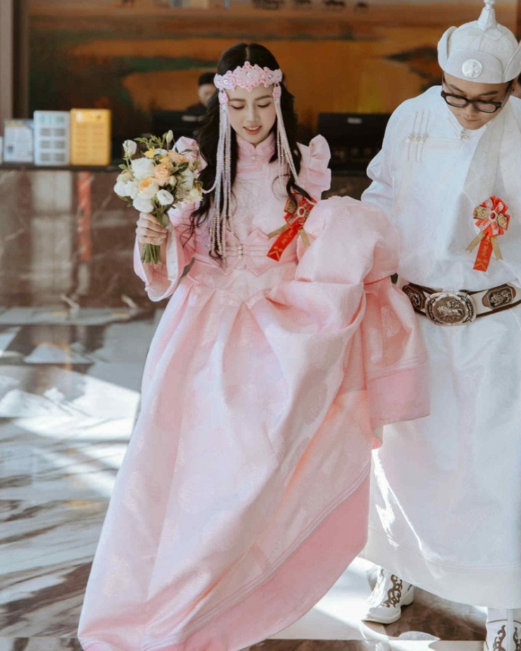 Cặp đôi nên duyên từ những câu chuyện mộc mạc về quê hương mình 