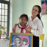 Cô bé có đôi mắt 'âm dương' kỳ lạ ở Tây Nguyên 1768035794 am duong 3 width1390height1853